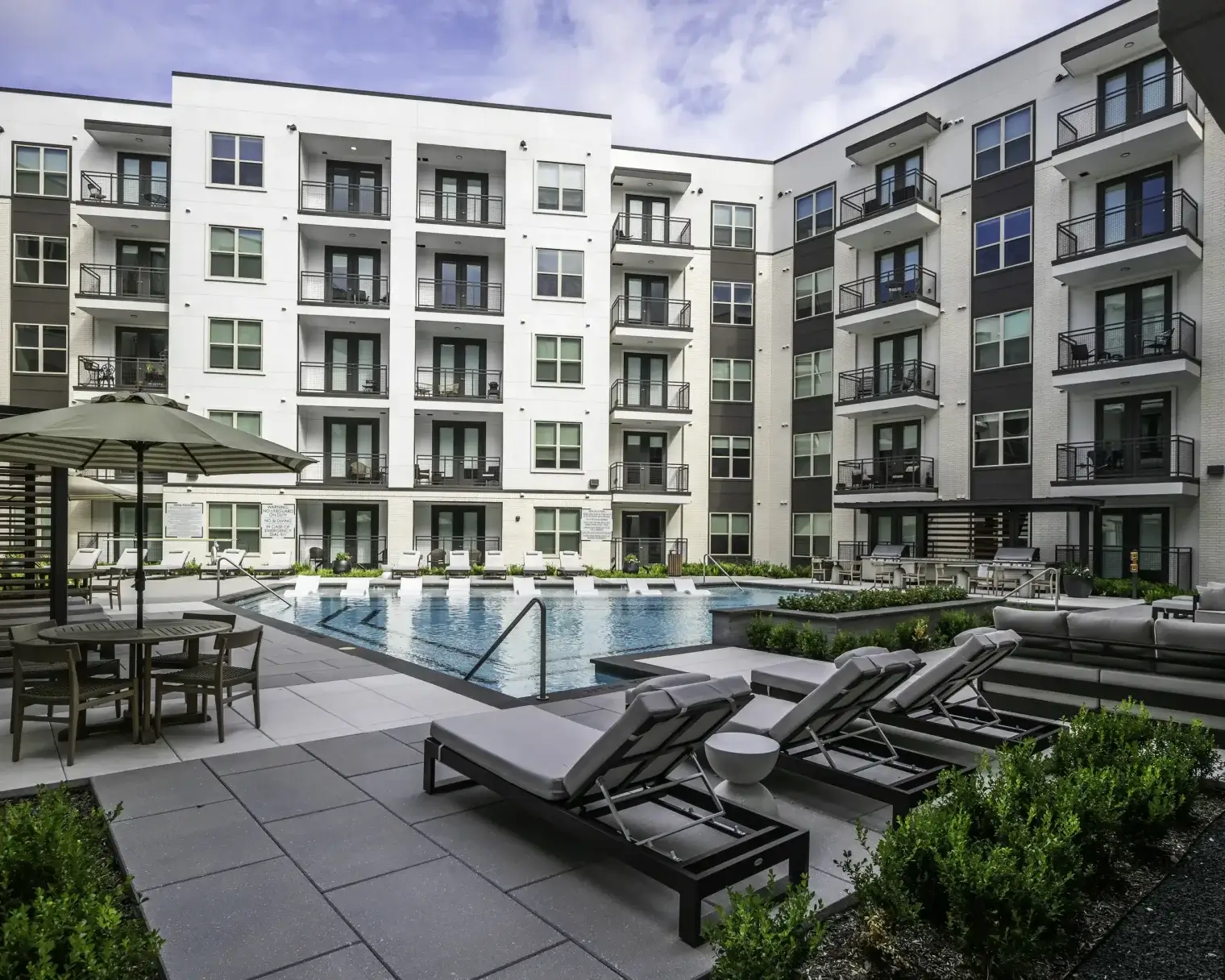 2-modera-six-pines-apartments-shenandoah-texas-hires
