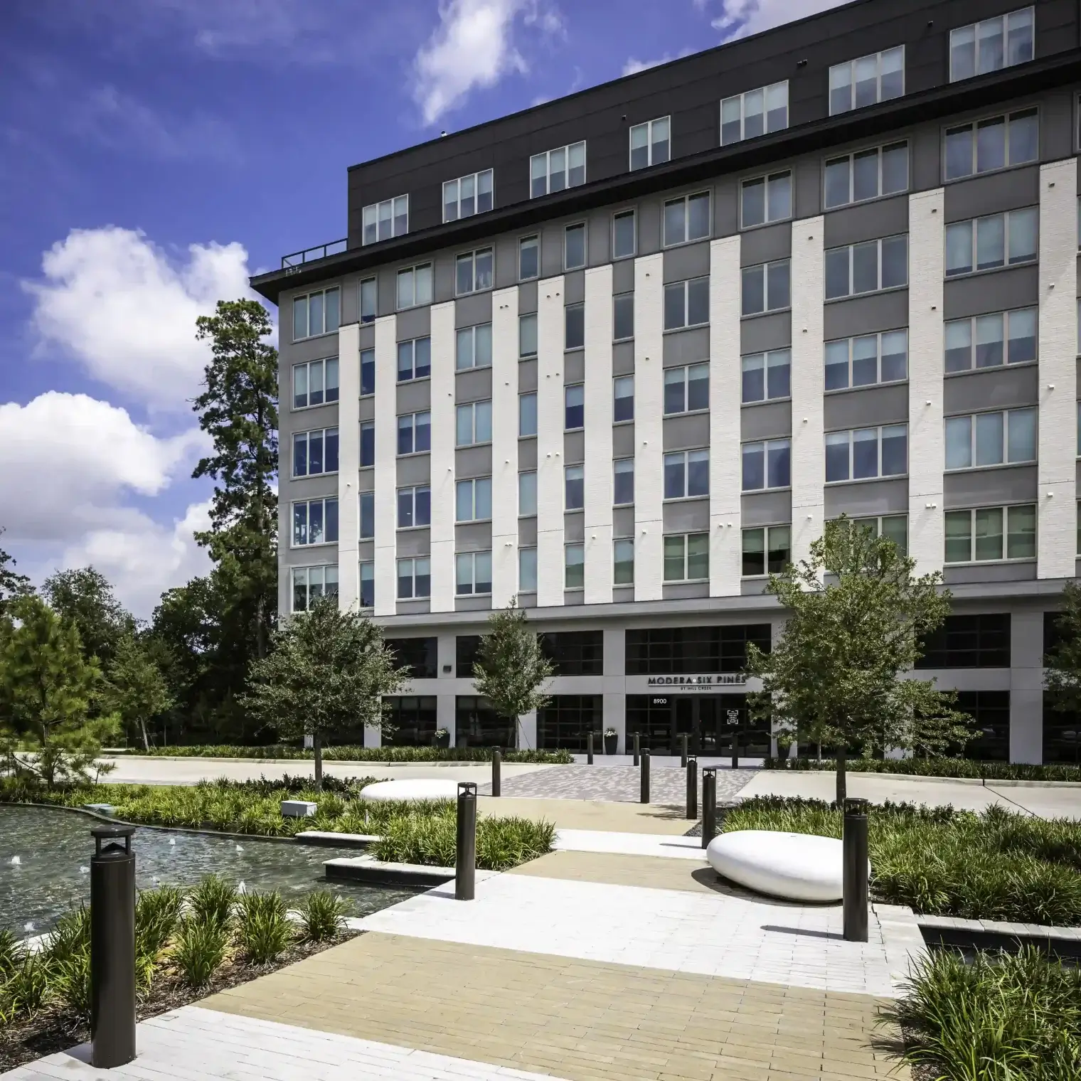 20-modera-six-pines-apartments-shenandoah-texas-hires