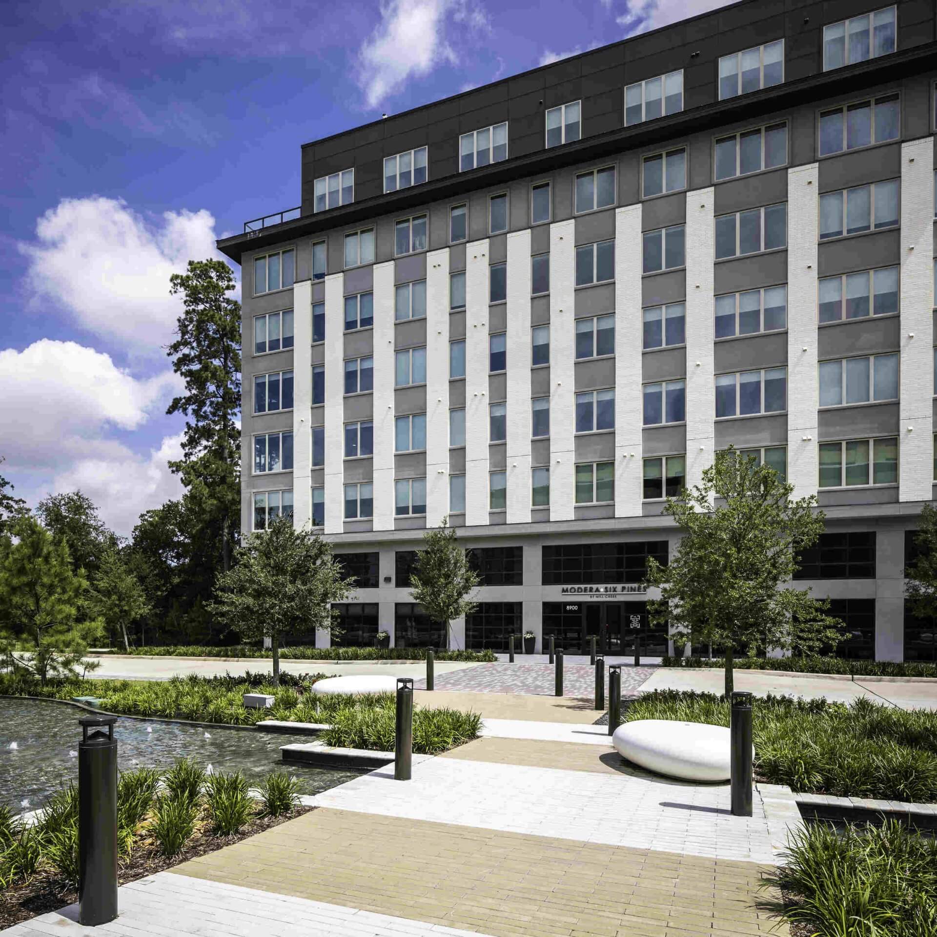 20-modera-six-pines-apartments-shenandoah-texas-hires-2-