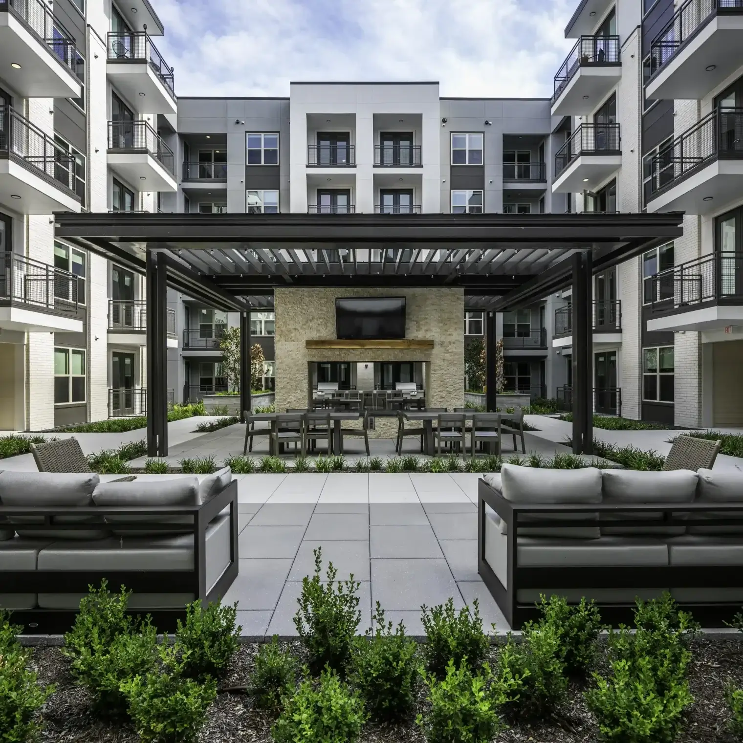 39-modera-six-pines-shenandoah-texas-hires