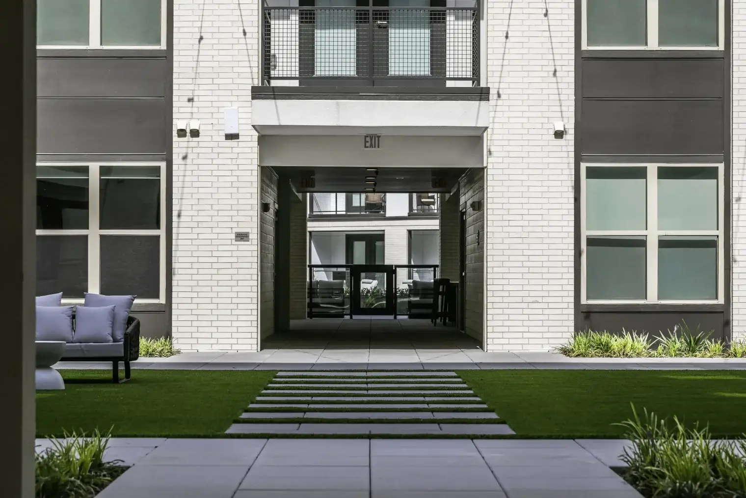 44-modera-six-pines-shenandoah-texas-hires